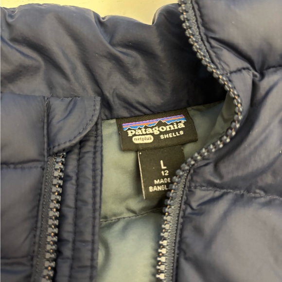 Patagonia size 12/L Kids' Down Sweater. Navy - Picture 3 of 3